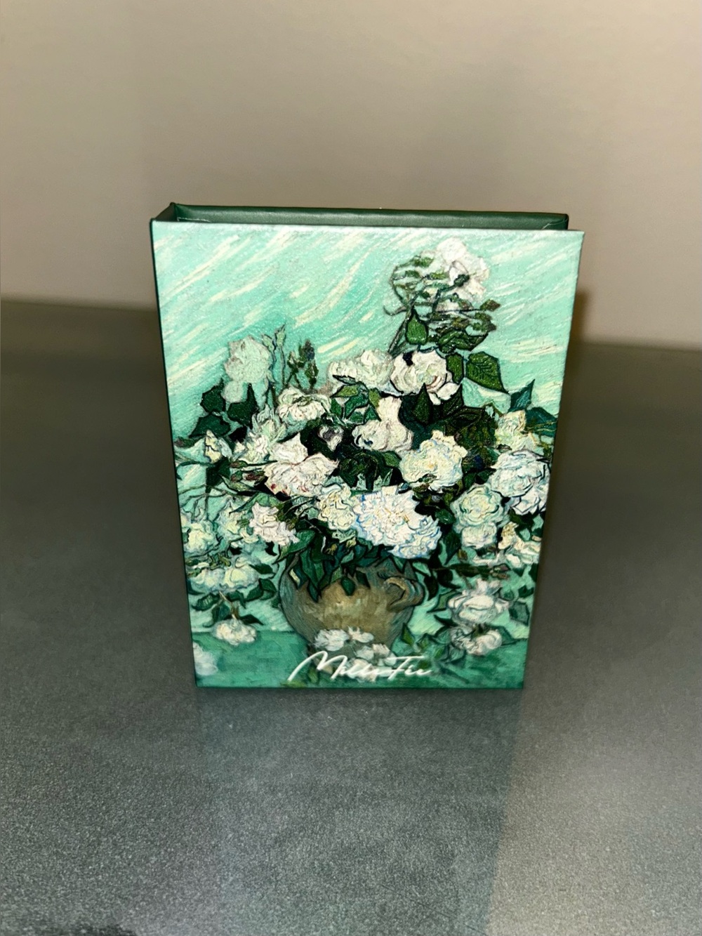 MilleFée Painting Eyeshadow Palette – 10 Roses by Van Gogh